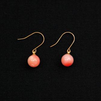 k18サンゴ・ボールピアス